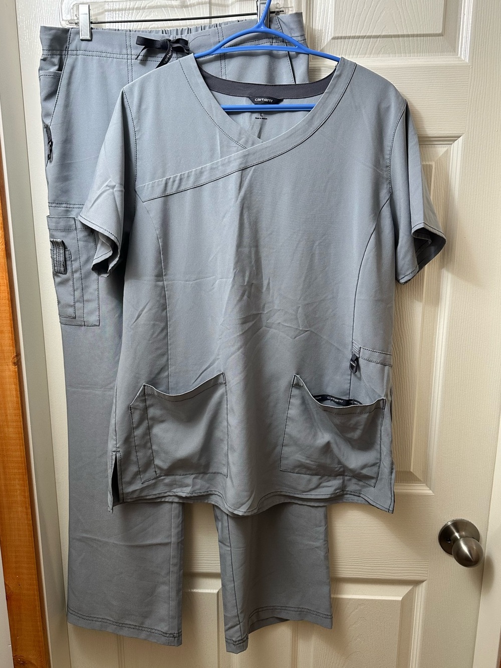 Carhartt Women’s Scrubs Size Large